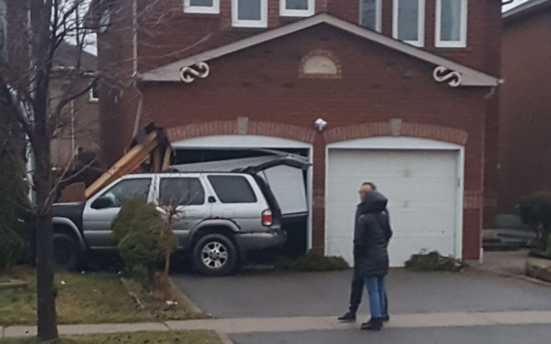 Impaired driver crashes car into Mississauga house