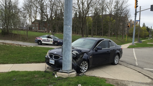 Kitchener driver flees traffic stop, crashes into pole and flees on foot