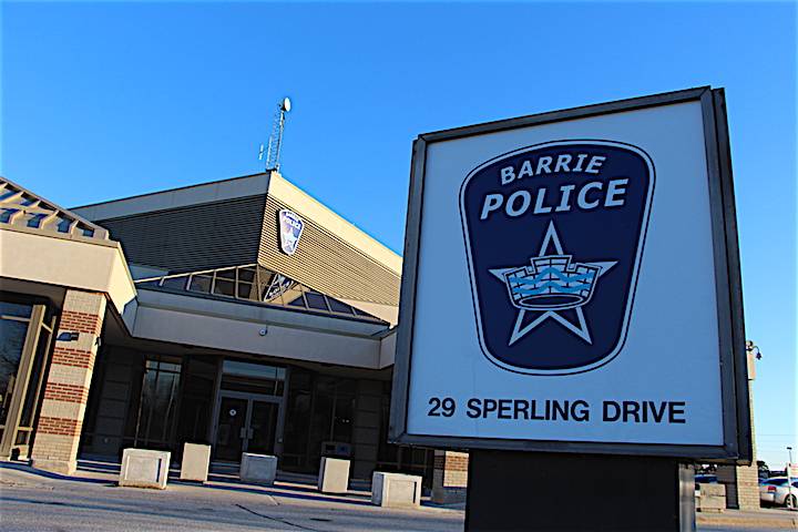 17-year-old charged with impaired driving after early morning crash: Barrie police