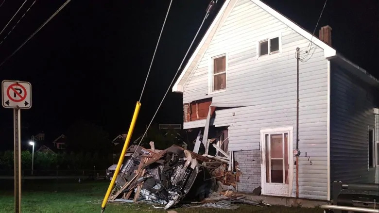 Man charged with drunk driving after car crashes into house in Midland, Ont.